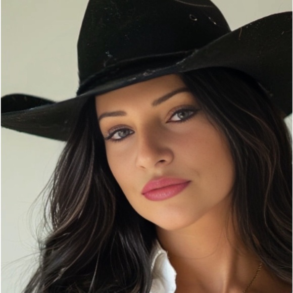 Meet your Posher, Donna - Picture 3 of 16